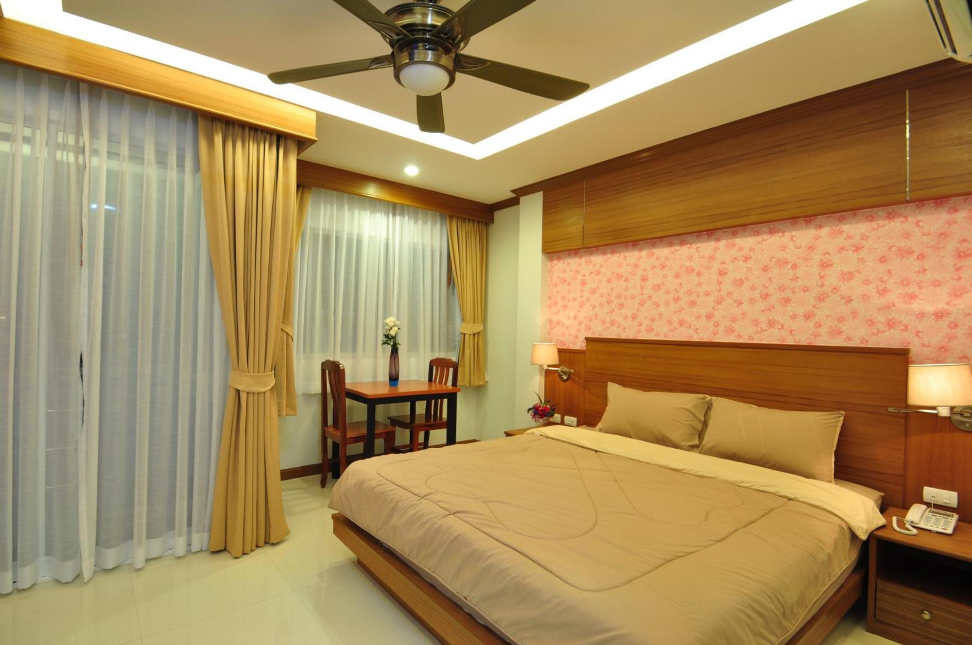 Green Harbor Hotel & Service Apartment Patong Kültér fotó