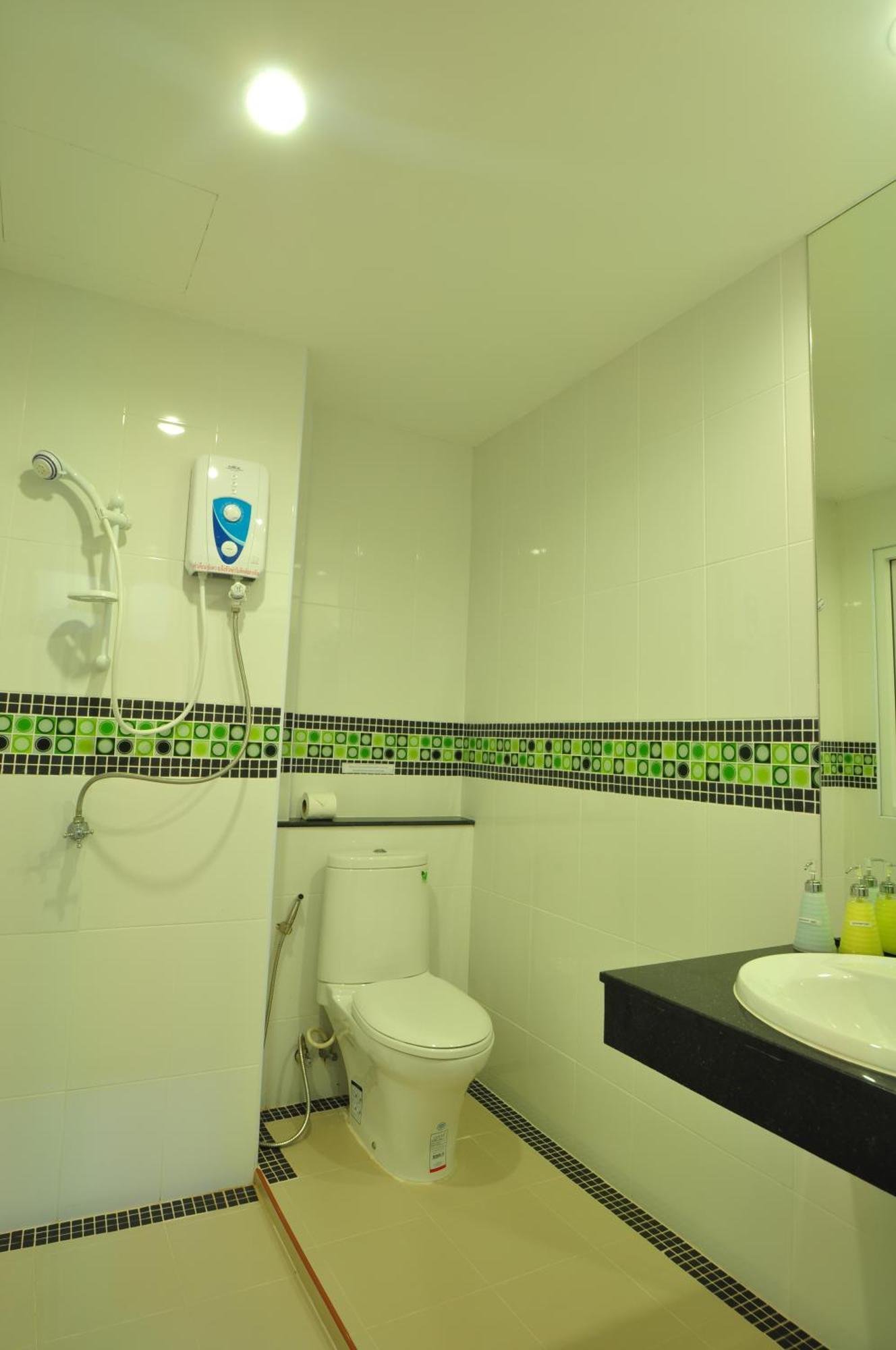Green Harbor Hotel & Service Apartment Patong Kültér fotó