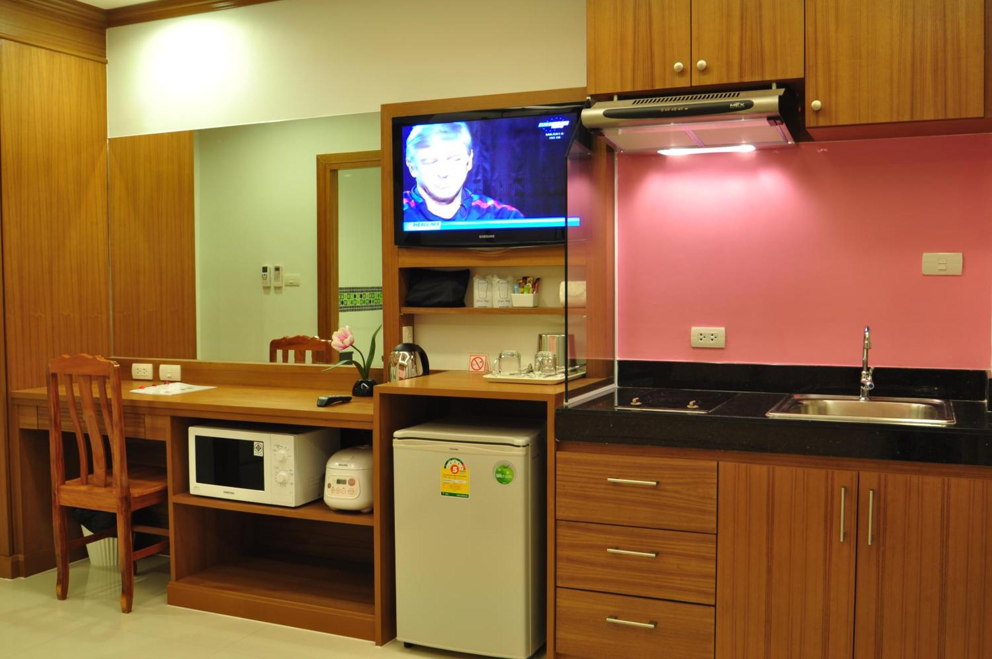 Green Harbor Hotel & Service Apartment Patong Kültér fotó