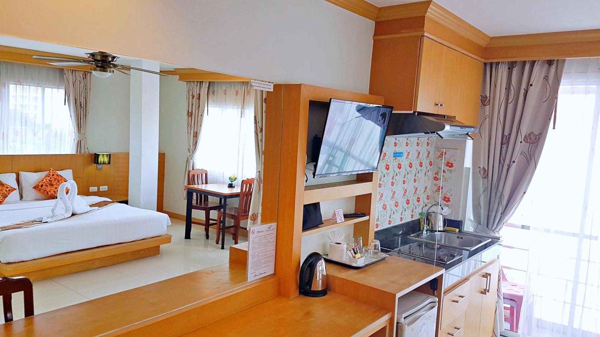 Green Harbor Hotel & Service Apartment Patong Kültér fotó